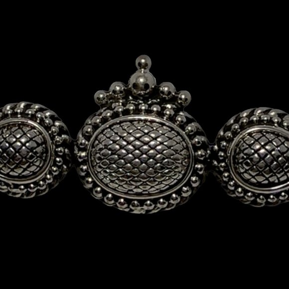 DESIGNER INSPIRED, SILVER EMBOSSED BAR PIN - Picture 3 of 3